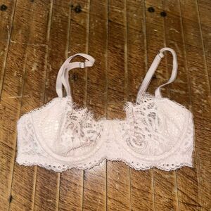 Victoria’s Secret 32C cream lacy no padding Dream Angels push-up bra